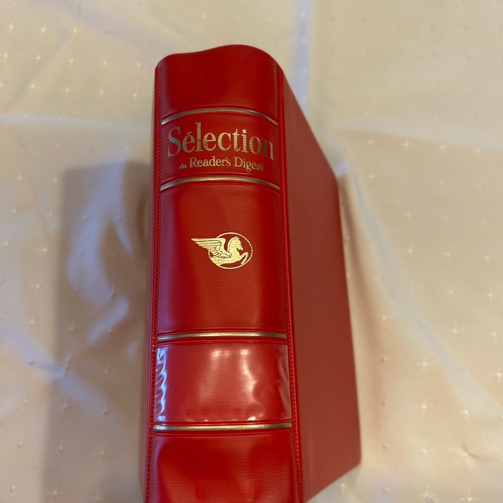 Binder of 6 Vintage Reader's Digest Magazines from 1970 to 1974